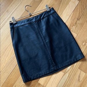 Small black skirt - faux leather